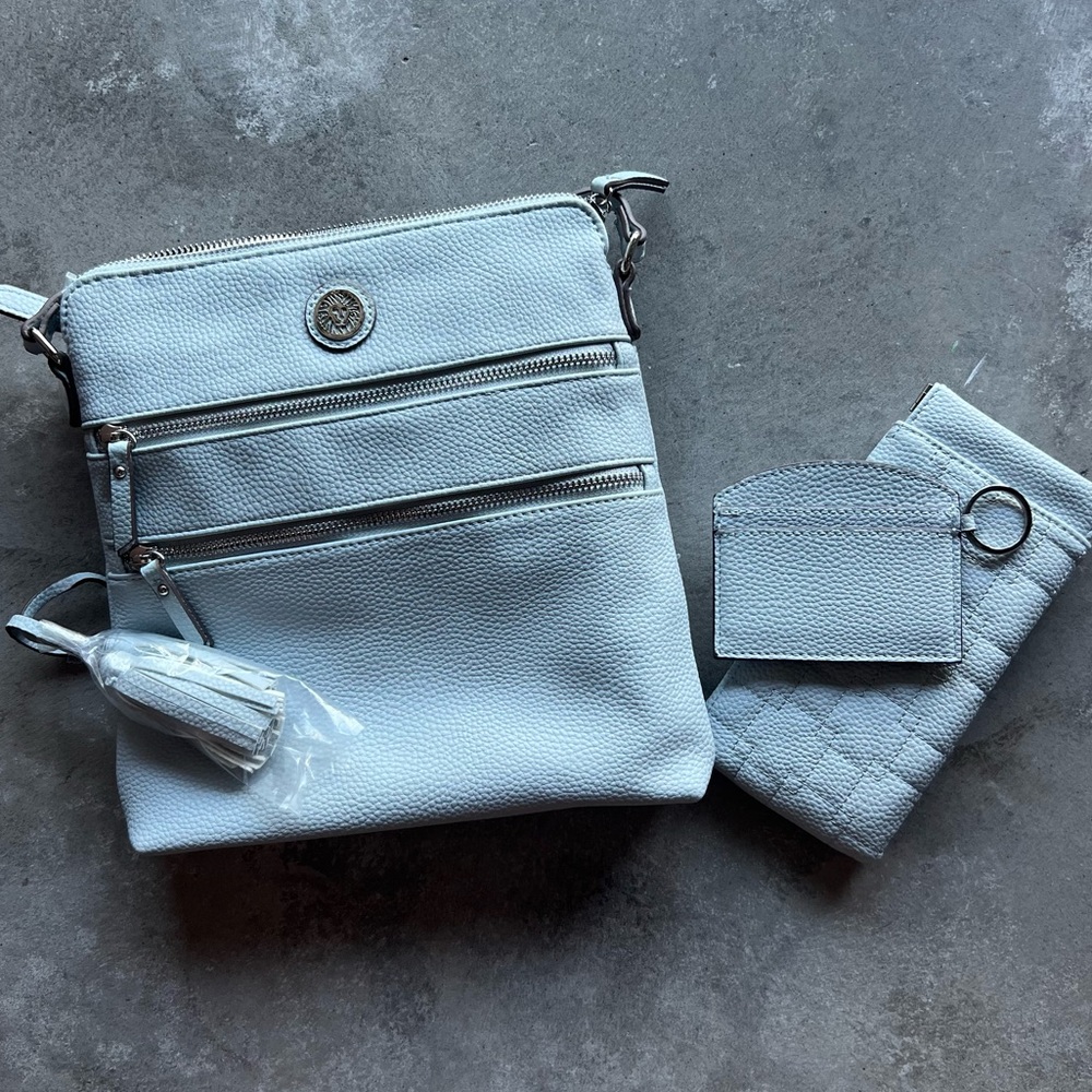 Anne Klein Bag W/ Sunglass Case & Card Holder